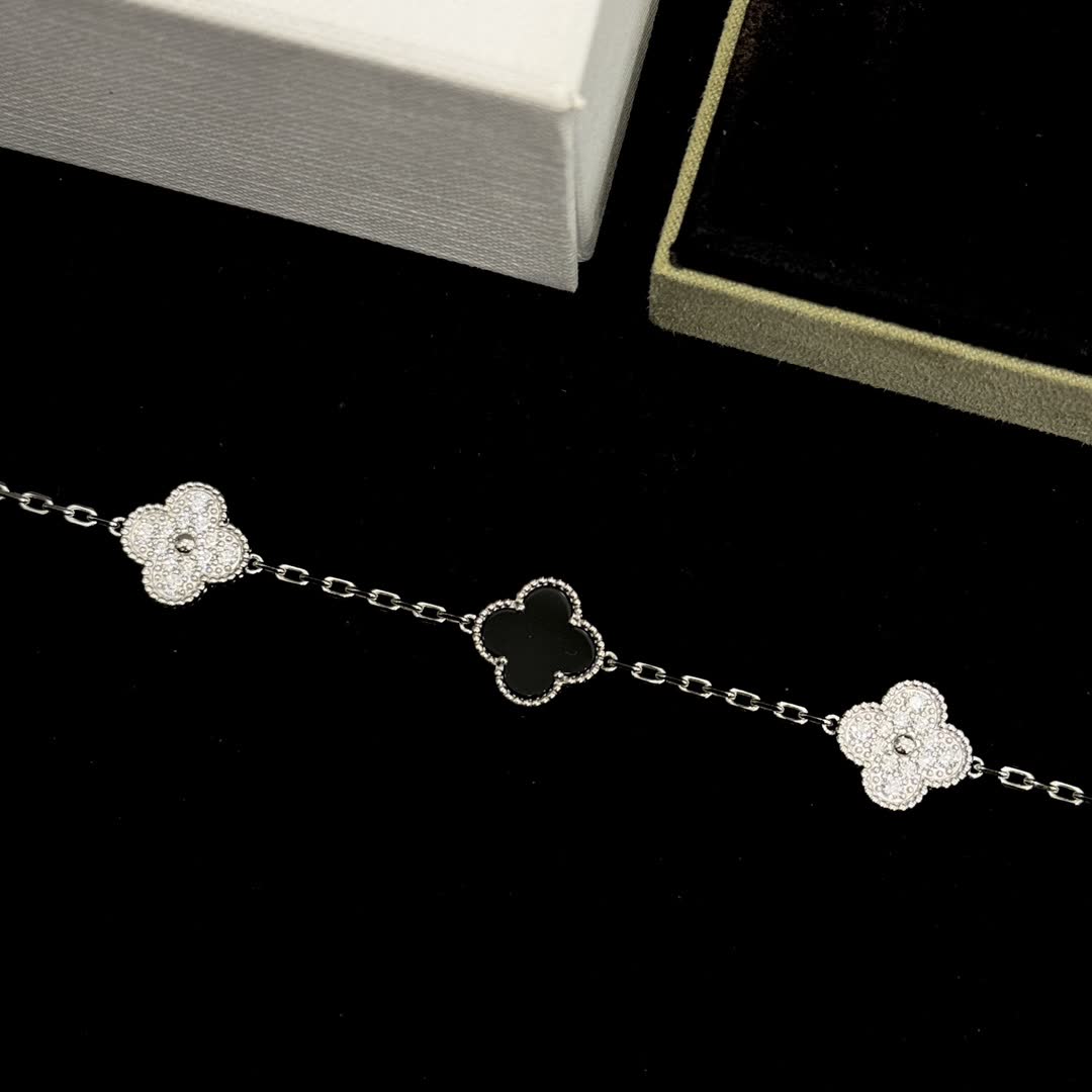 Van Cleef & Arpels Alhambra Bracelet